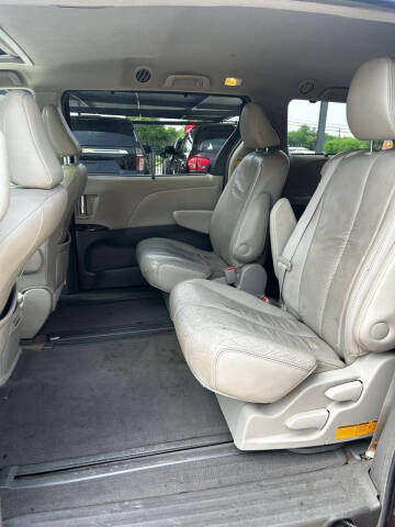 2011 Toyota Sienna