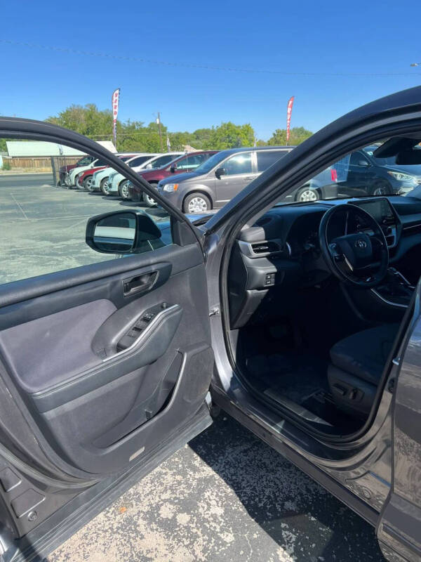 2021 Toyota Highlander LE