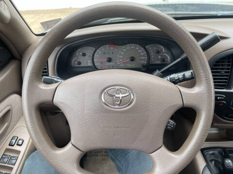 2004 Toyota Sequoia SR5
