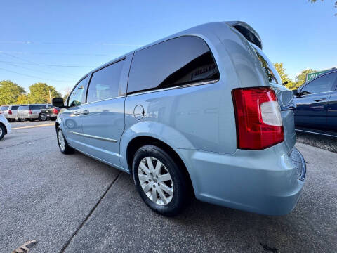 2016 Chrysler Town and Country Touring