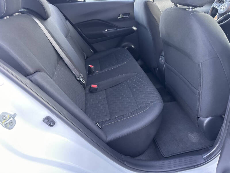 2023 Nissan Kicks SV