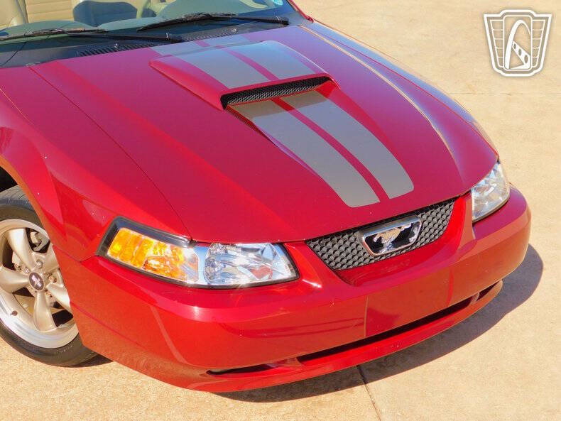 2004 Ford Mustang GT Deluxe