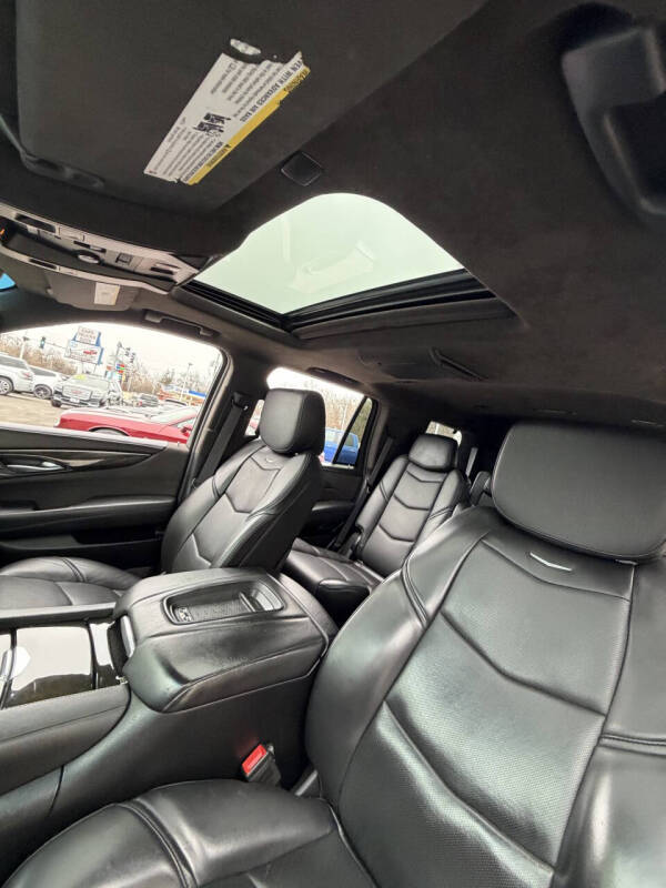 2017 Cadillac Escalade Platinum