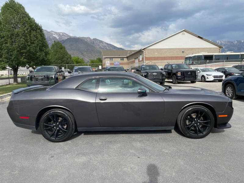 2016 Dodge Challenger SXT Plus