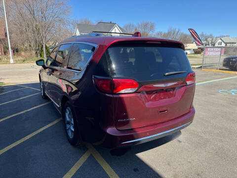 2018 Chrysler Pacifica Touring L Plus