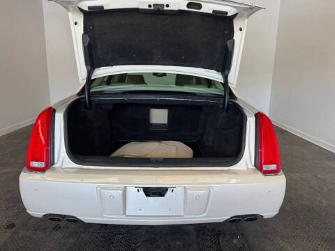 2011 Cadillac DTS Luxury Collection