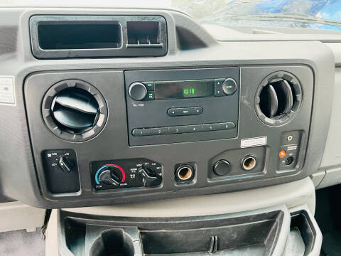 2017 Ford E-Series E-350 SD