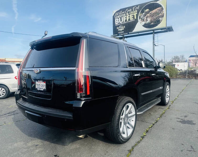 2016 Cadillac Escalade Luxury Collection