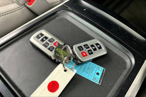 2018 Toyota Sienna XLE 7-Passenger Auto Access Seat