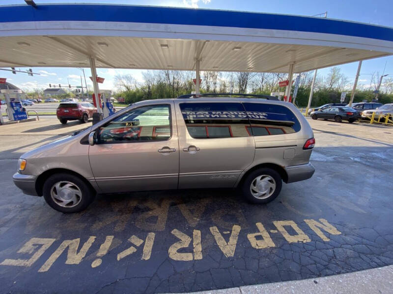2001 Toyota Sienna LE