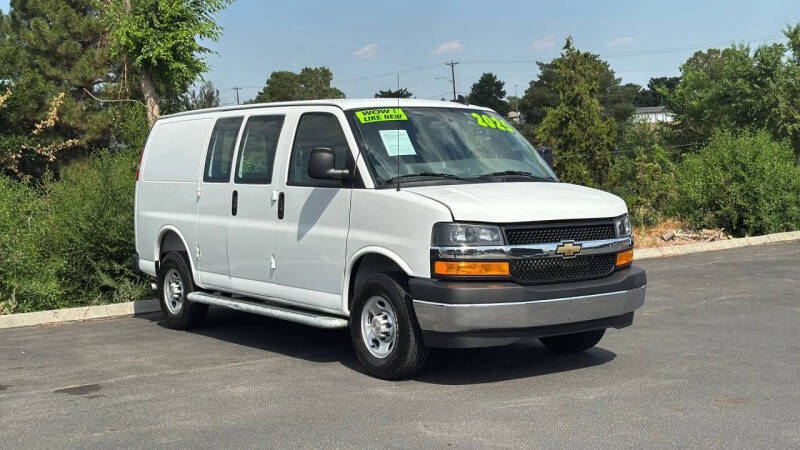 2025 Chevrolet Express 2500
