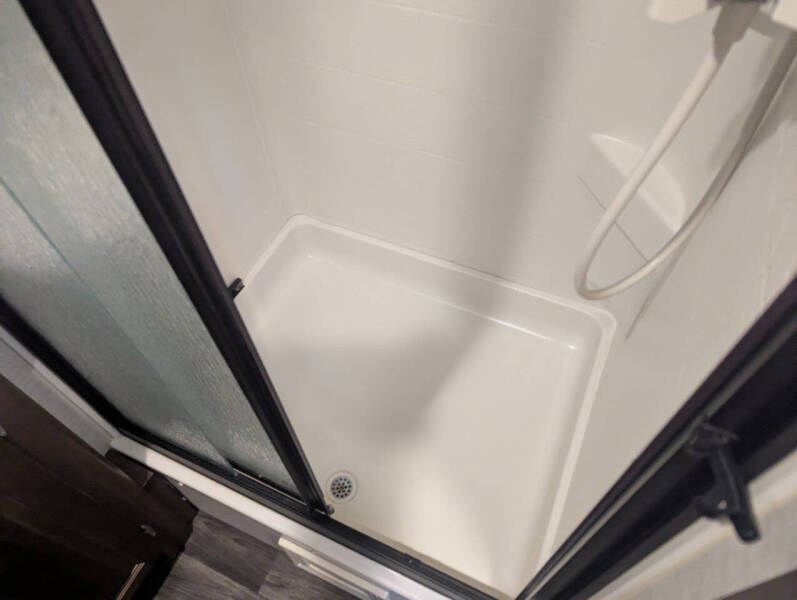 2016 Keystone RV Bullet 22RBPR / 25ft