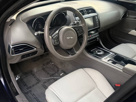 2017 Jaguar XE 25t Premium