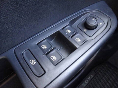 2024 Volkswagen Taos SE 4Motion