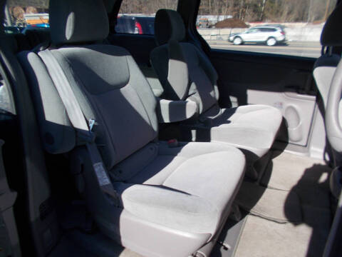 2009 Toyota Sienna CE 7-Passenger