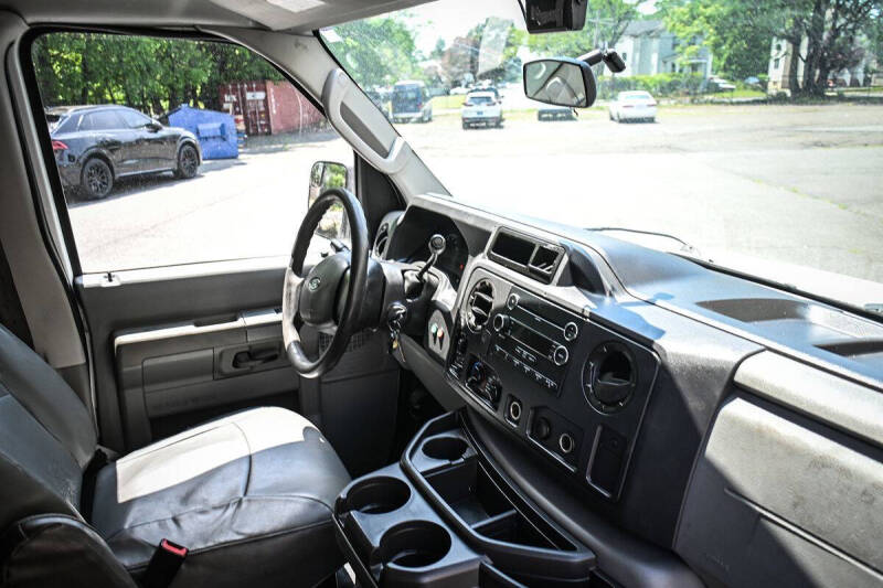 2010 Ford E-Series E-250