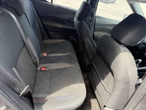 2019 Nissan Kicks S