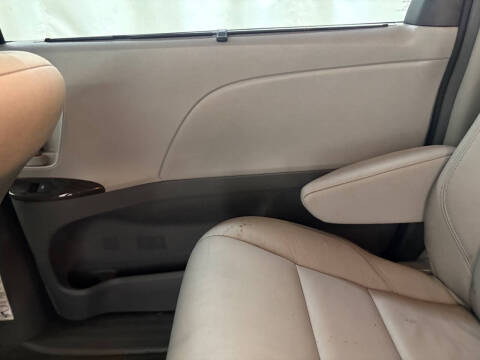 2016 Toyota Sienna XLE 7-Passenger