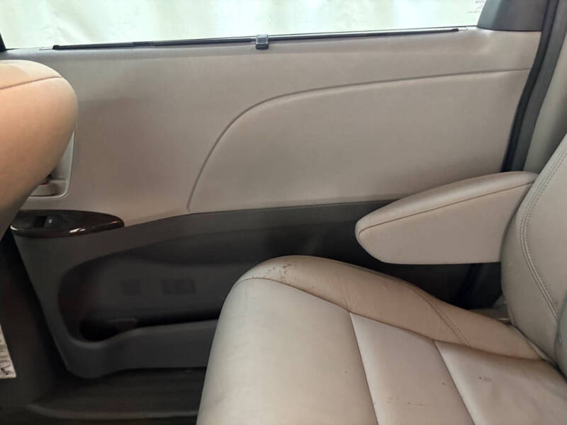 2016 Toyota Sienna XLE 7-Passenger