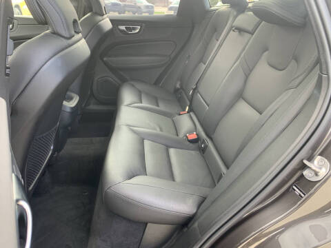 2025 Volvo XC60 B5 Plus Dark Theme