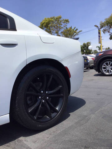 2016 Dodge Charger SXT