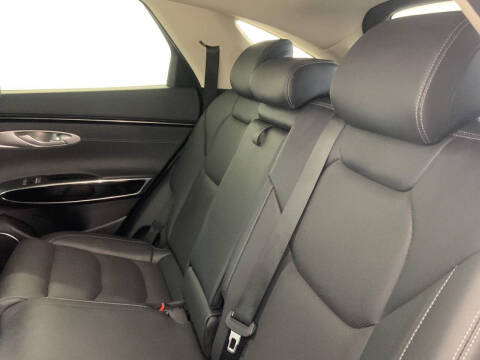 2025 Genesis GV70 2.5T Standard