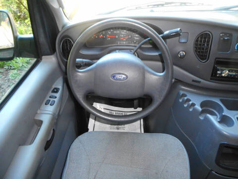 2004 Ford E-Series E-350 SD