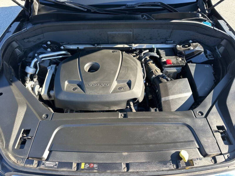 2019 Volvo XC90 T6 Momentum