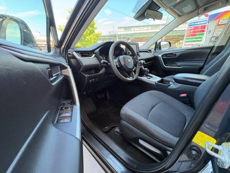 2019 Toyota RAV4 Hybrid LE