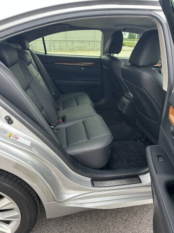 2013 Lexus ES 300h