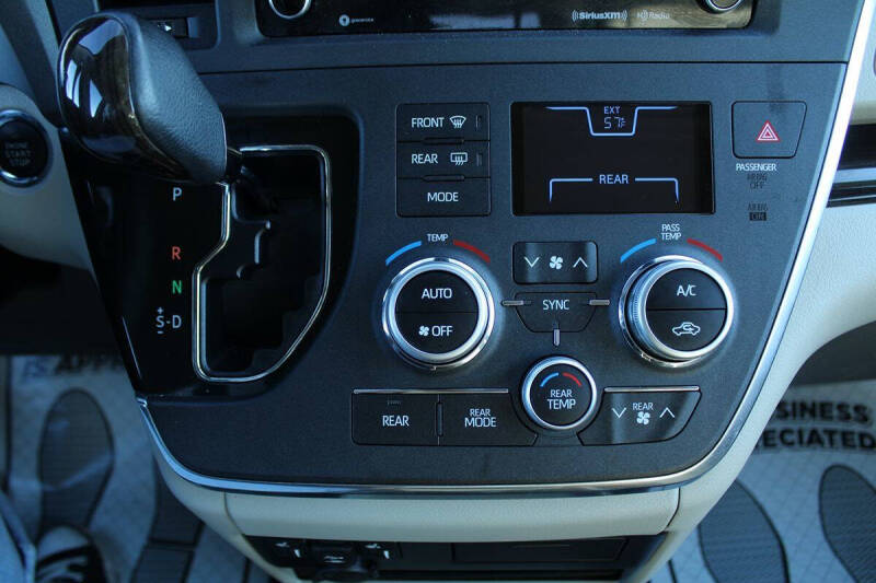 2018 Toyota Sienna XLE Premium 7-Passenger