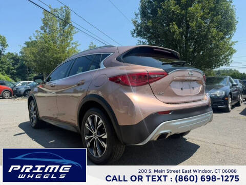 2017 Infiniti QX30 Premium