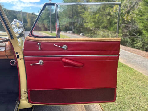 1948 Ford Super Deluxe