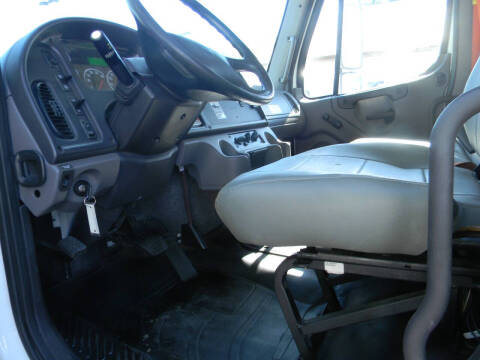 2017 Freightliner M2 106