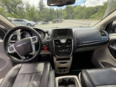 2015 Chrysler Town and Country Touring