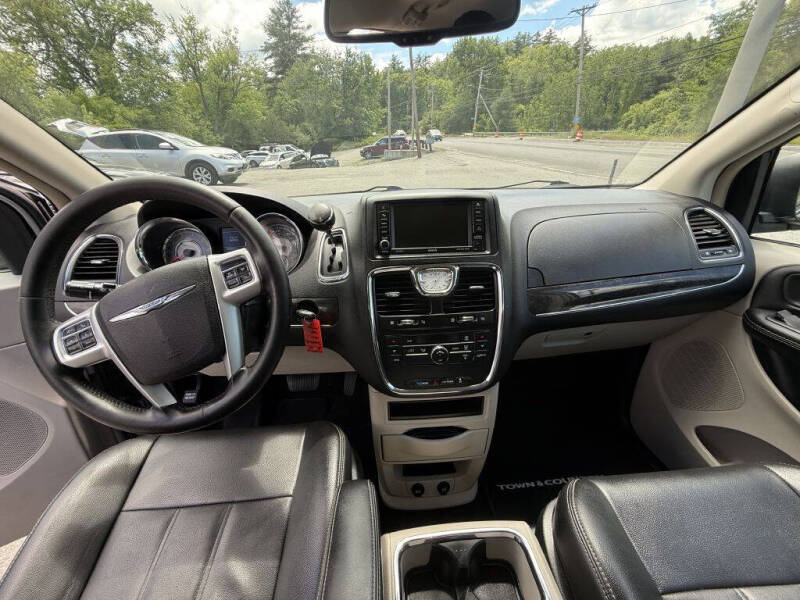 2015 Chrysler Town and Country Touring
