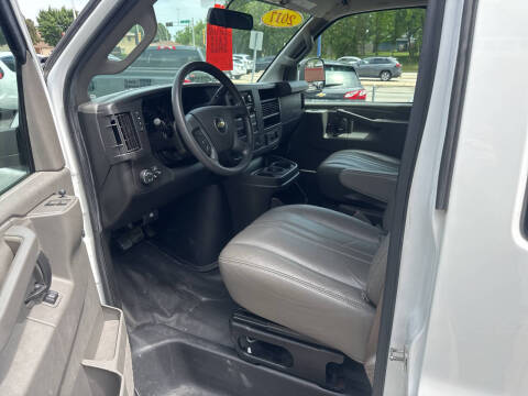 2017 Chevrolet Express LS 2500