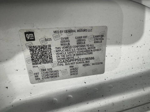 2025 Chevrolet Express LT 3500