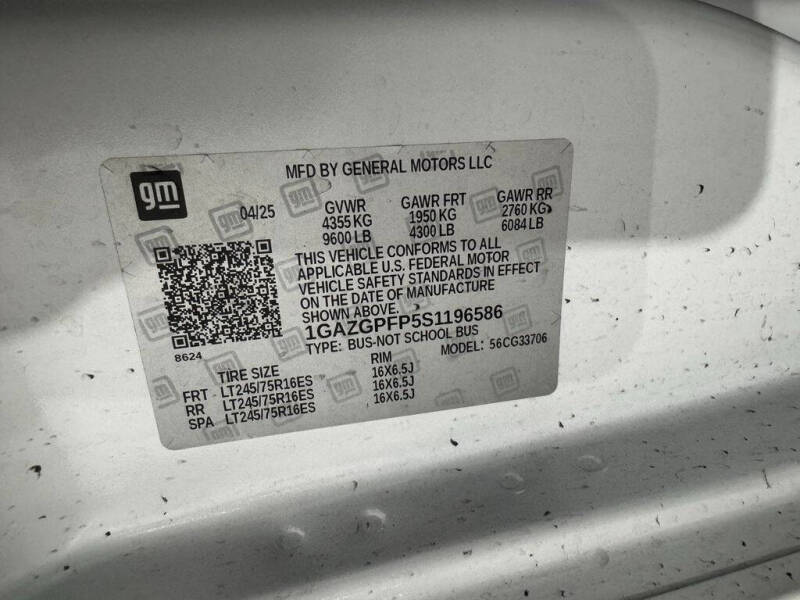 2025 Chevrolet Express LT 3500