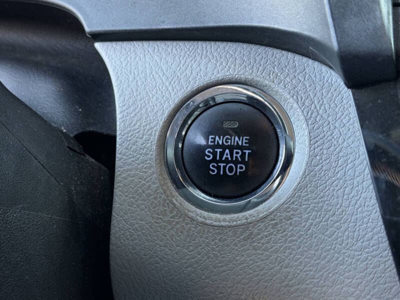 2019 Toyota Sienna XLE 7-Passenger Auto Access Seat