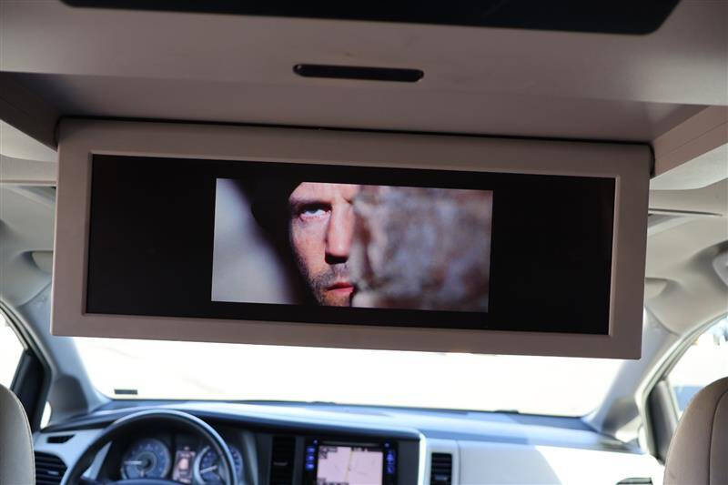 2016 Toyota Sienna XLE Premium 8-Passenger