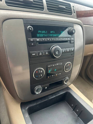 2011 GMC Yukon XL SLE