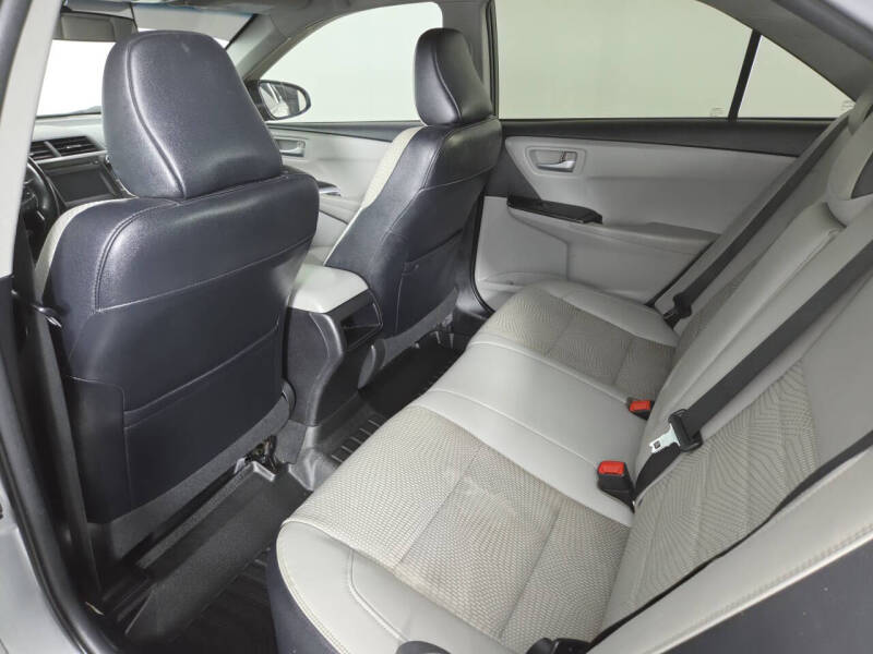 2016 Toyota Camry SE