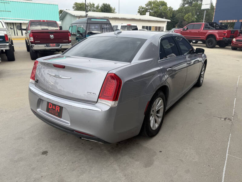 2016 Chrysler 300 Limited