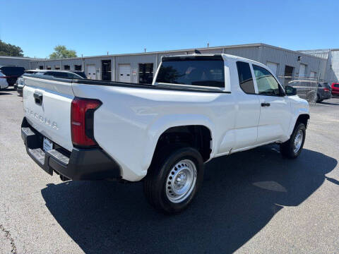 2024 Toyota Tacoma SR