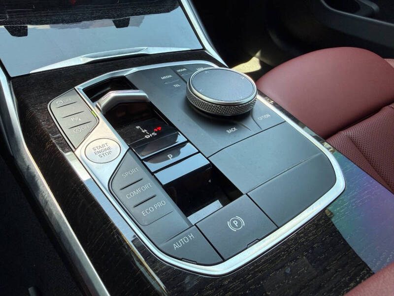 2024 BMW 3 Series 330i
