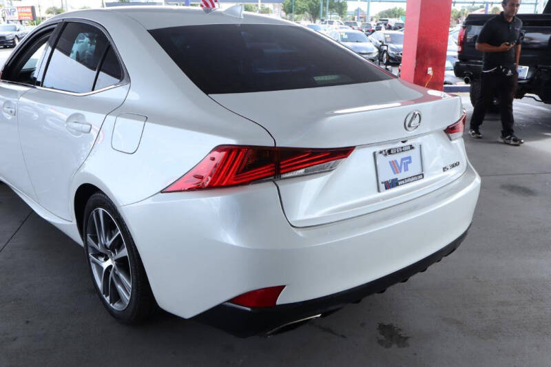 2018 Lexus IS 300