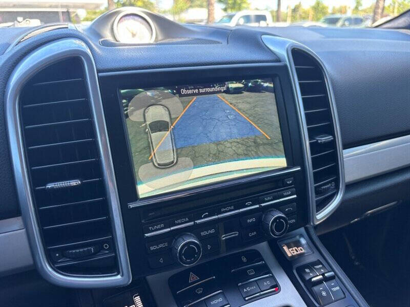 2013 Porsche Cayenne GTS
