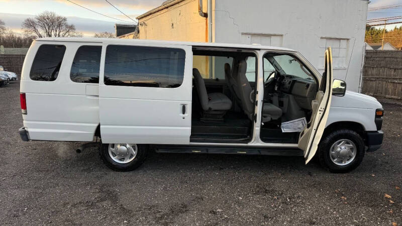 2011 Ford E-Series E-350 SD XL