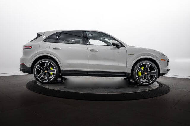 2023 Porsche Cayenne E-Hybrid Platinum Edition